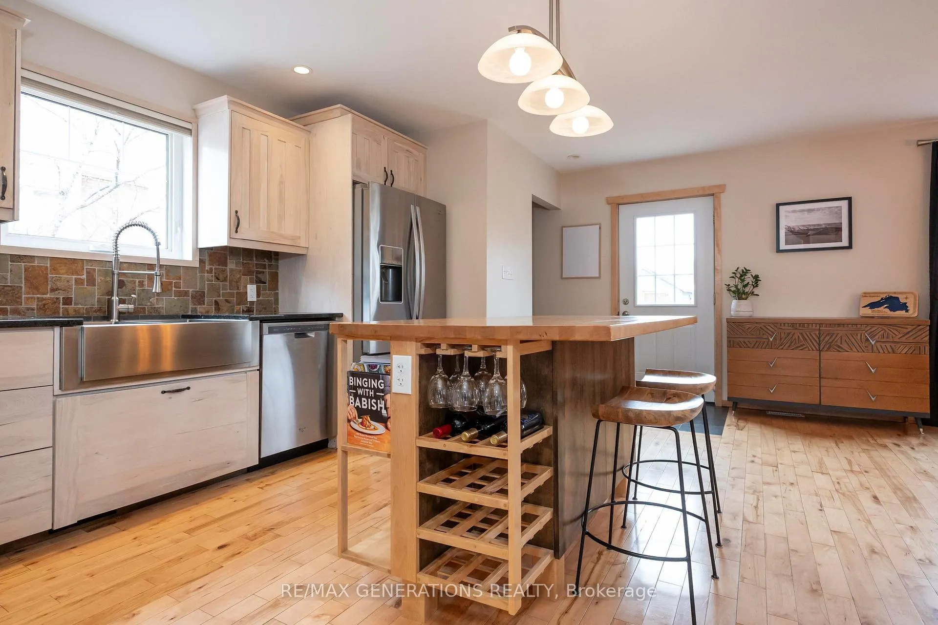 Photo 8 of 286 Van Horne Street, Thunder Bay, Court / Cumberland — HOMEH