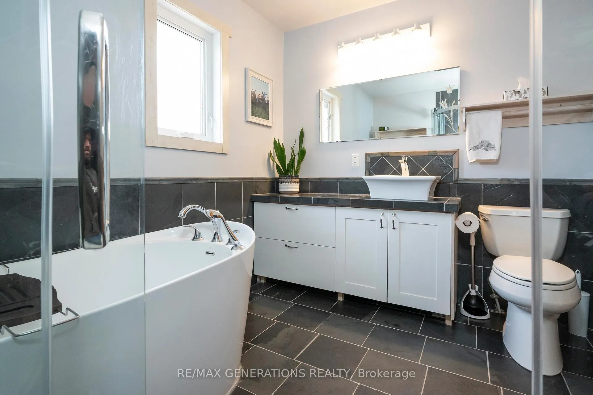 Photo 30 of 286 Van Horne Street, Thunder Bay, Court / Cumberland — HOMEH