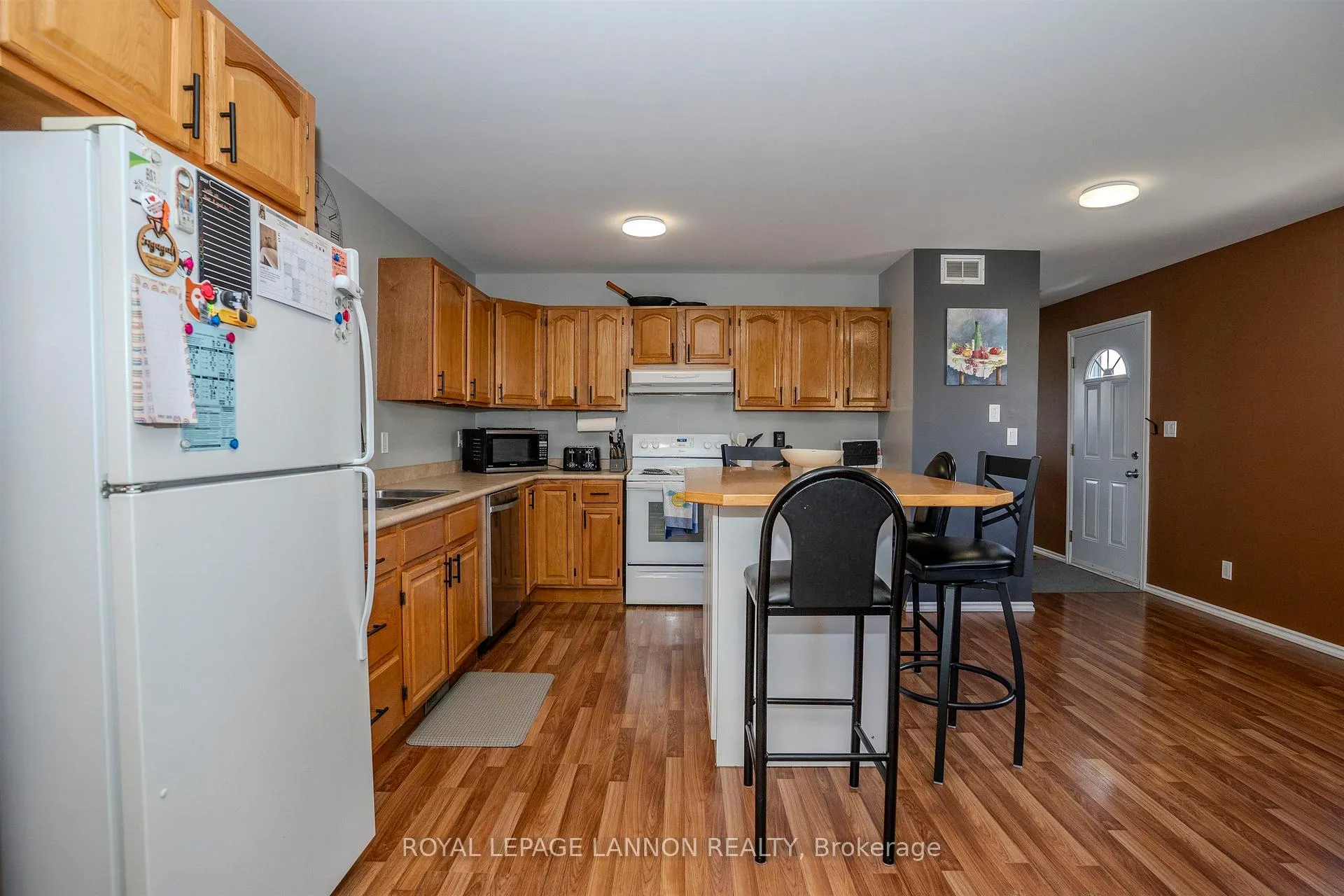 Photo 3 of 1946 Home Ave, Thunder Bay, Westfort — HOMEH