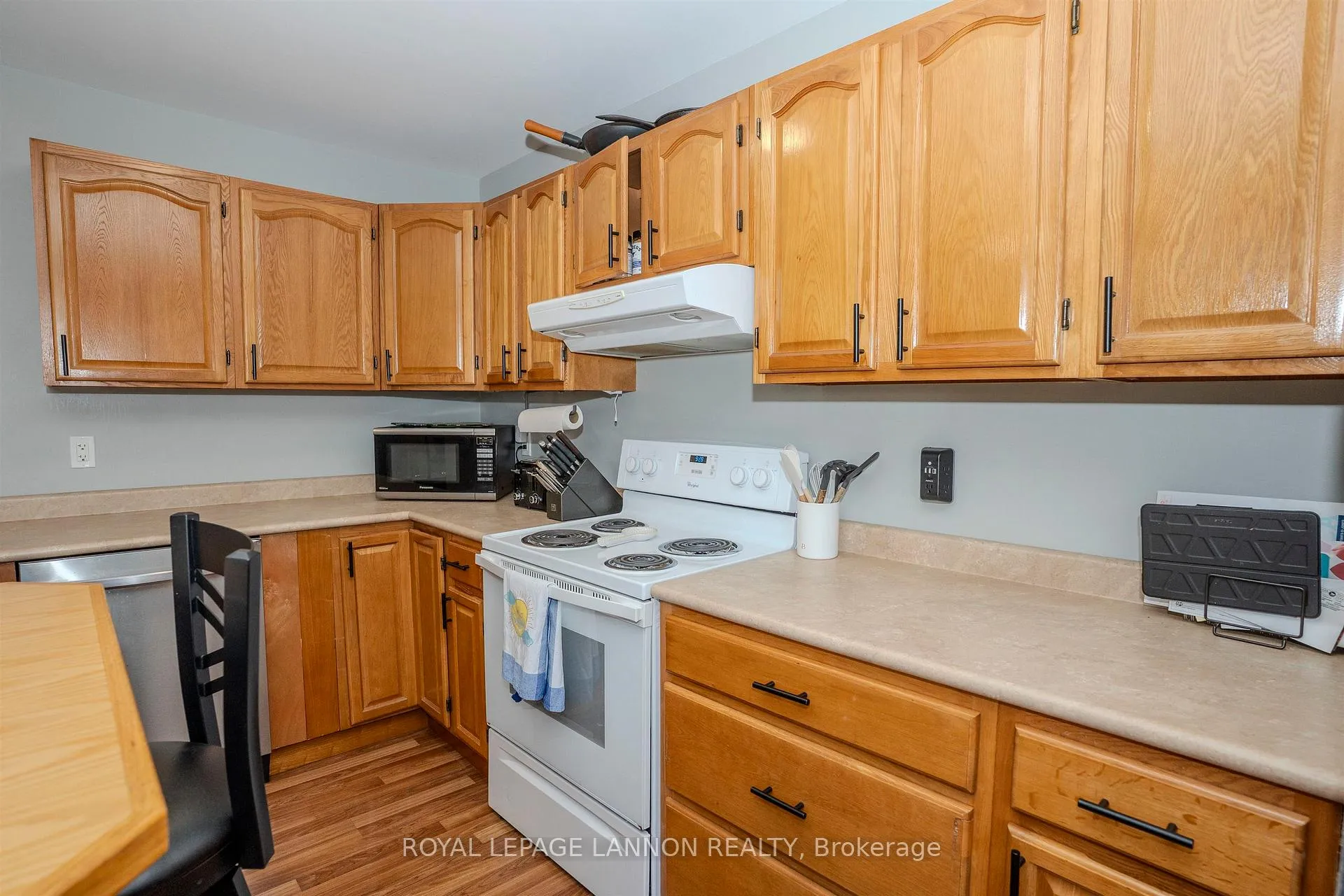 Photo 5 of 1946 Home Ave, Thunder Bay, Westfort — HOMEH