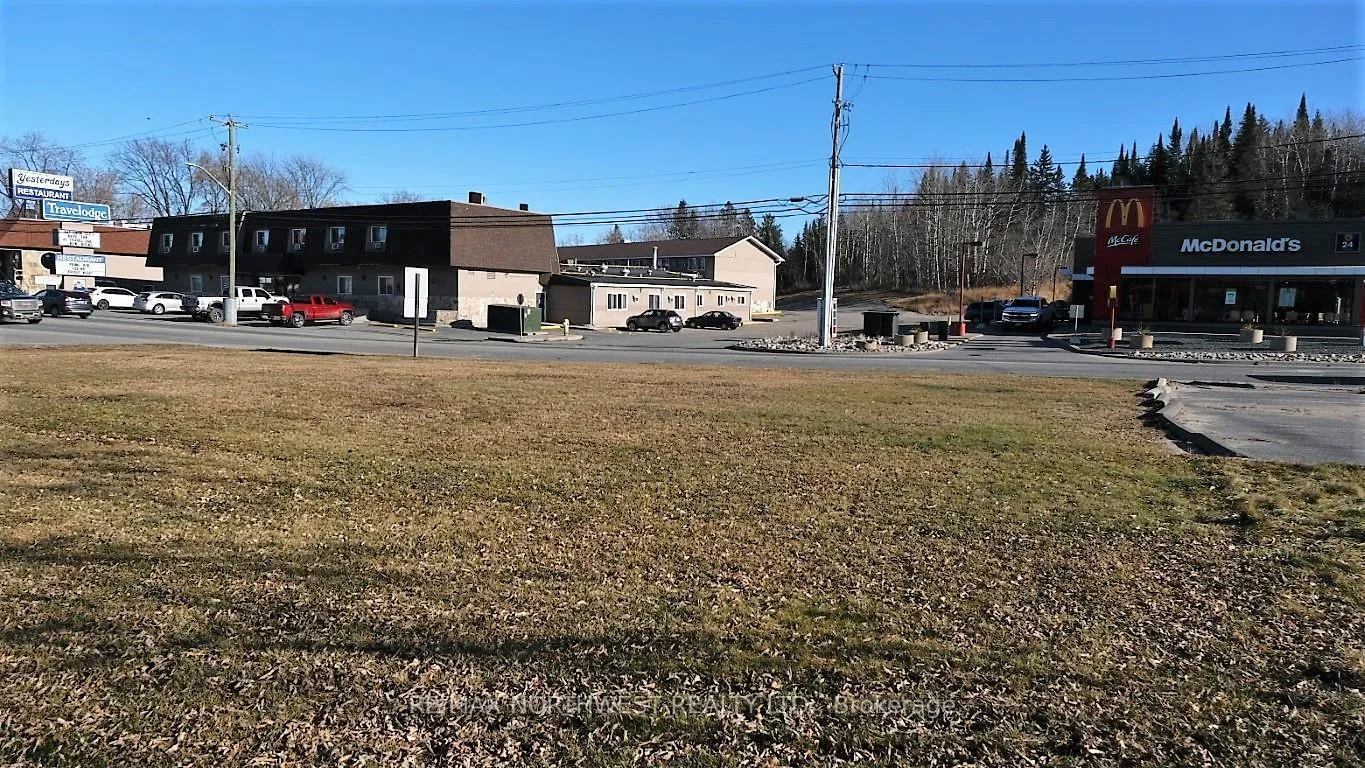 Photo 4 of 923 Highway 17 East, Kenora — HOMEH