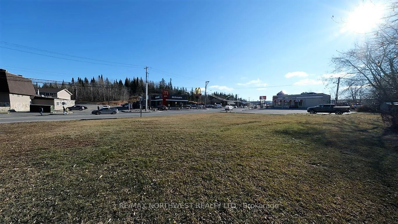 Photo 7 of 923 Highway 17 East, Kenora — HOMEH