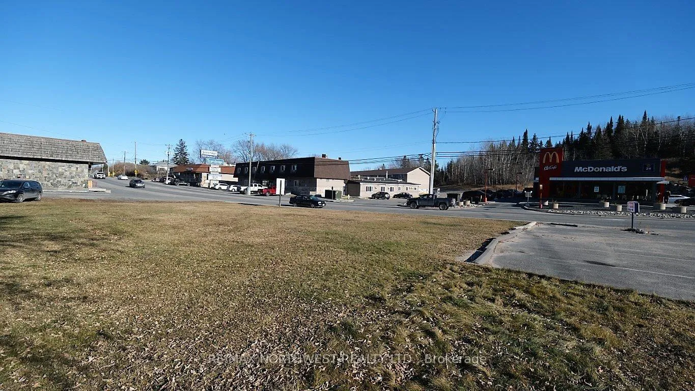 Photo 9 of 923 Highway 17 East, Kenora — HOMEH