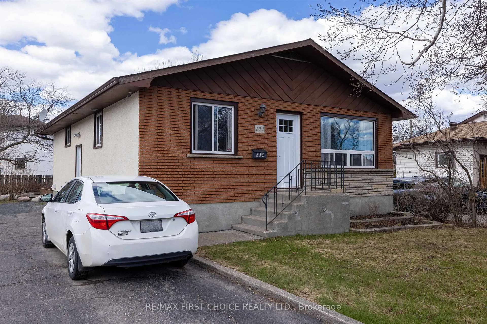 Photo 1 of 294 Algonquin Avenue S, Thunder Bay, Forest Park — HOMEH