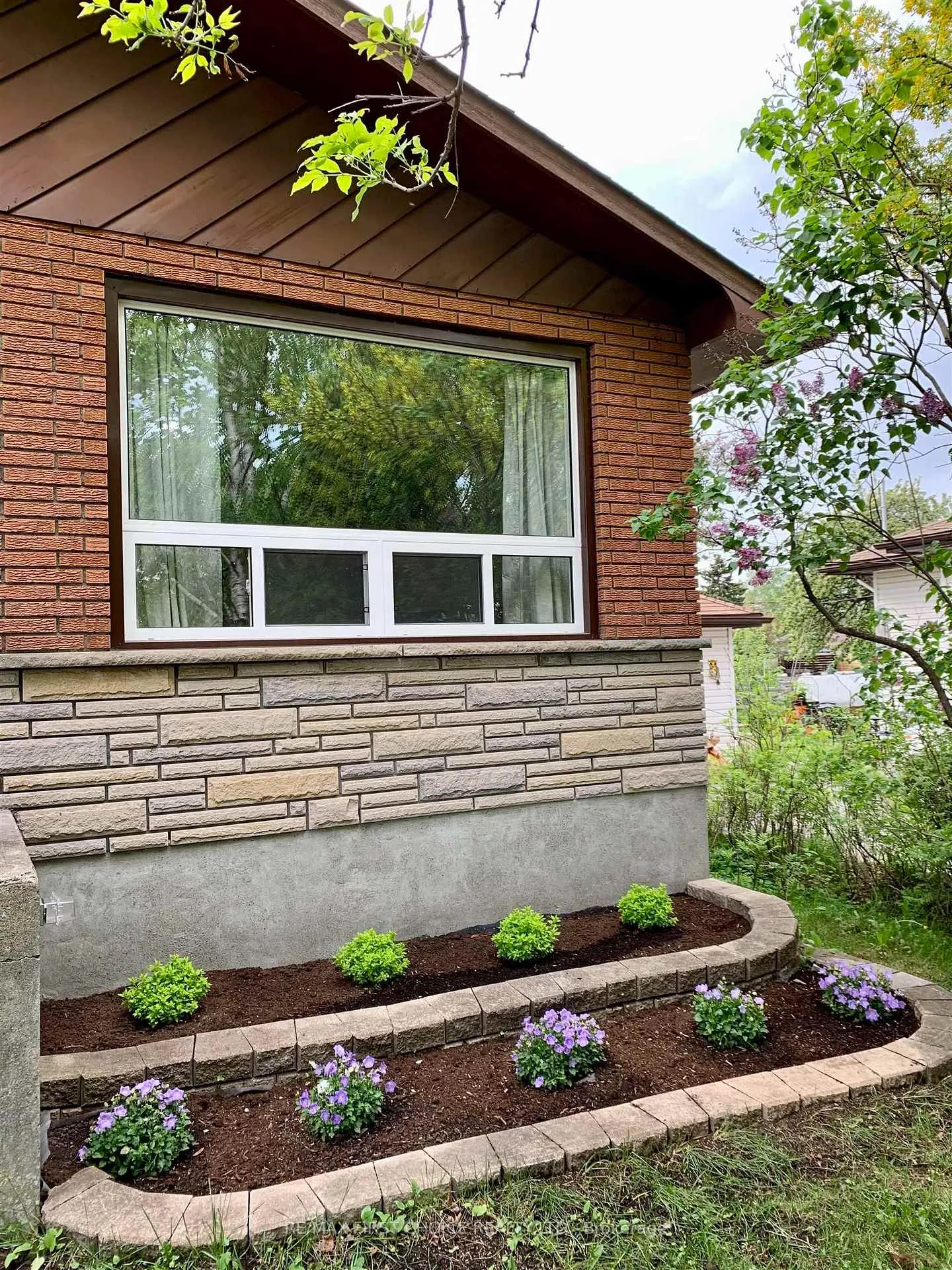 Photo 3 of 294 Algonquin Avenue S, Thunder Bay, Forest Park — HOMEH