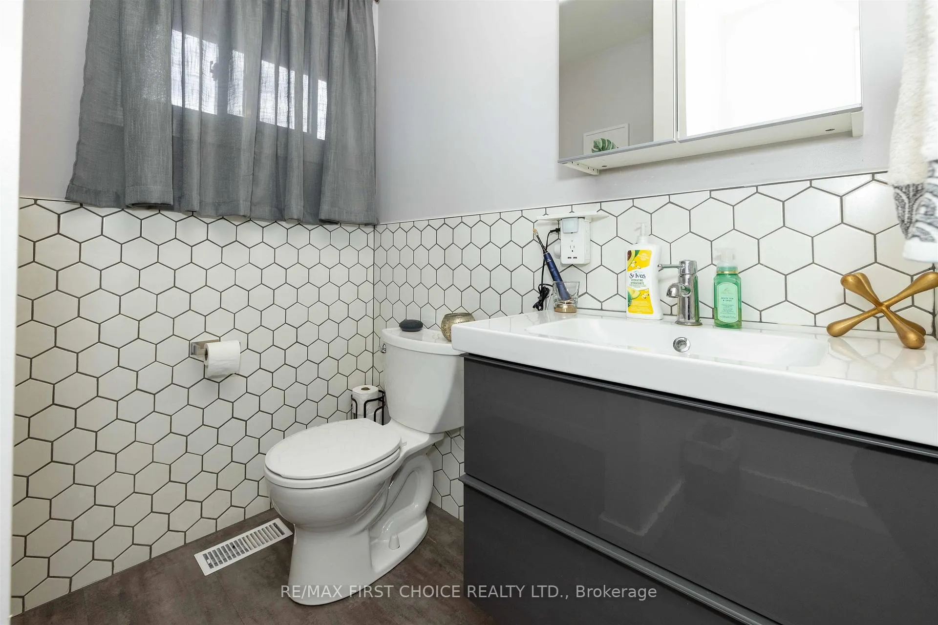 Photo 16 of 294 Algonquin Avenue S, Thunder Bay, Forest Park — HOMEH