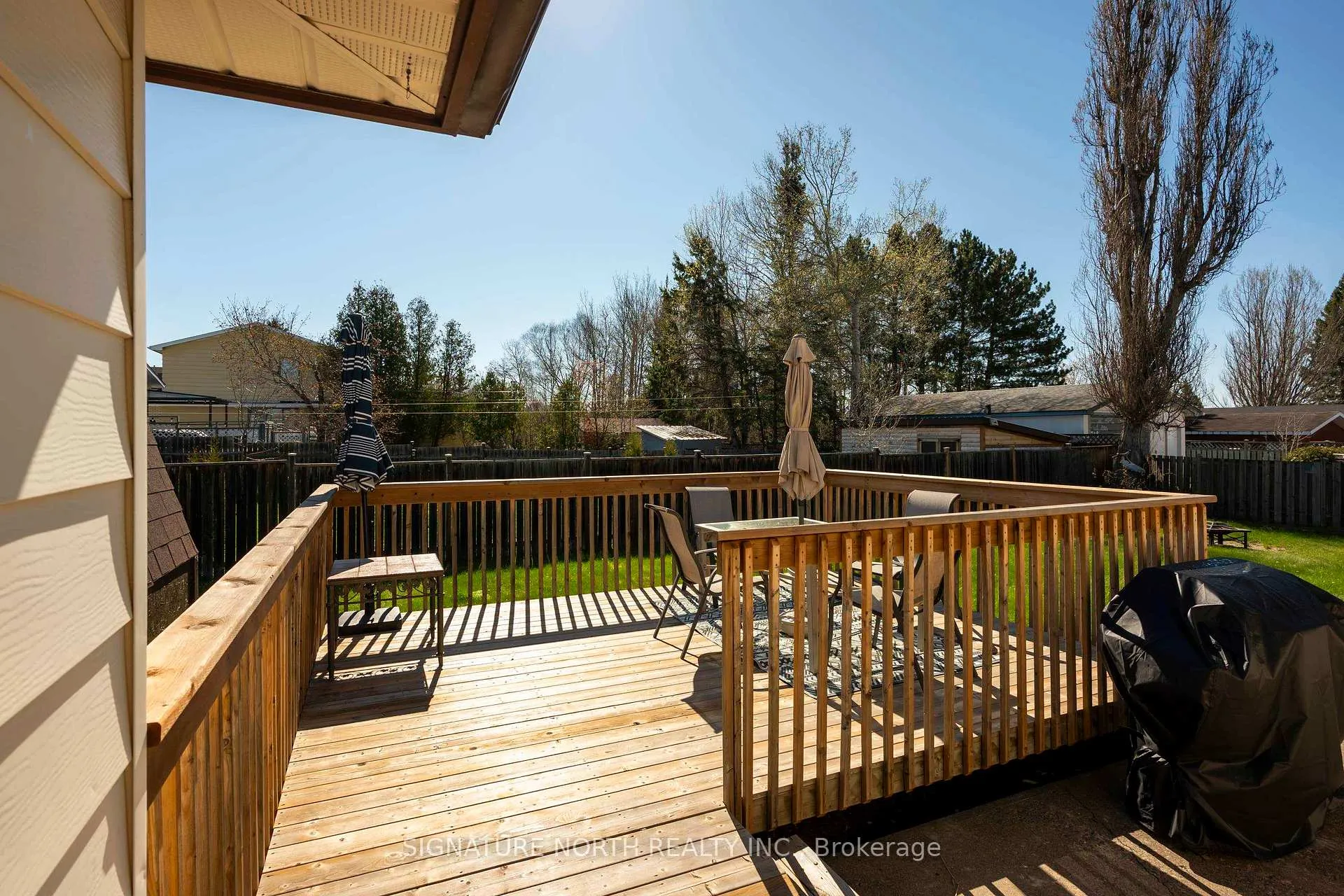 Photo 7 of 752 Leslie Avenue, Thunder Bay, Current River — HOMEH
