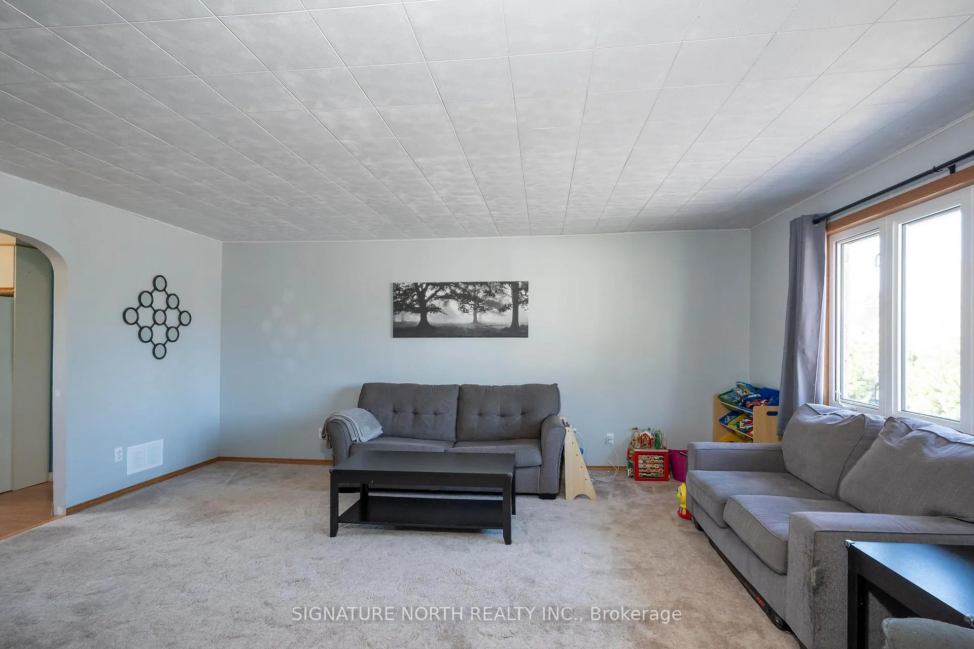 Photo 14 of 752 Leslie Avenue, Thunder Bay, Current River — HOMEH