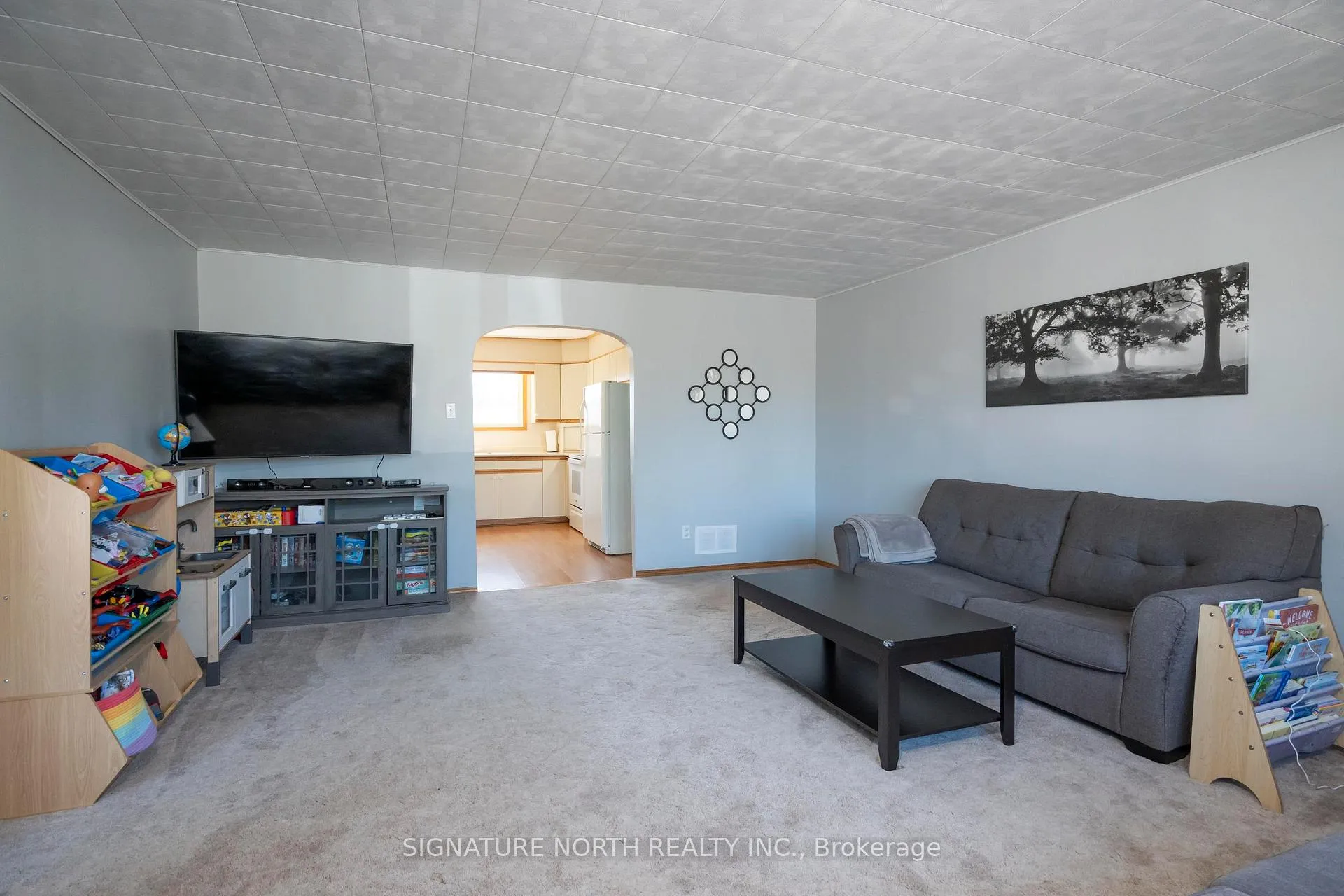 Photo 15 of 752 Leslie Avenue, Thunder Bay, Current River — HOMEH