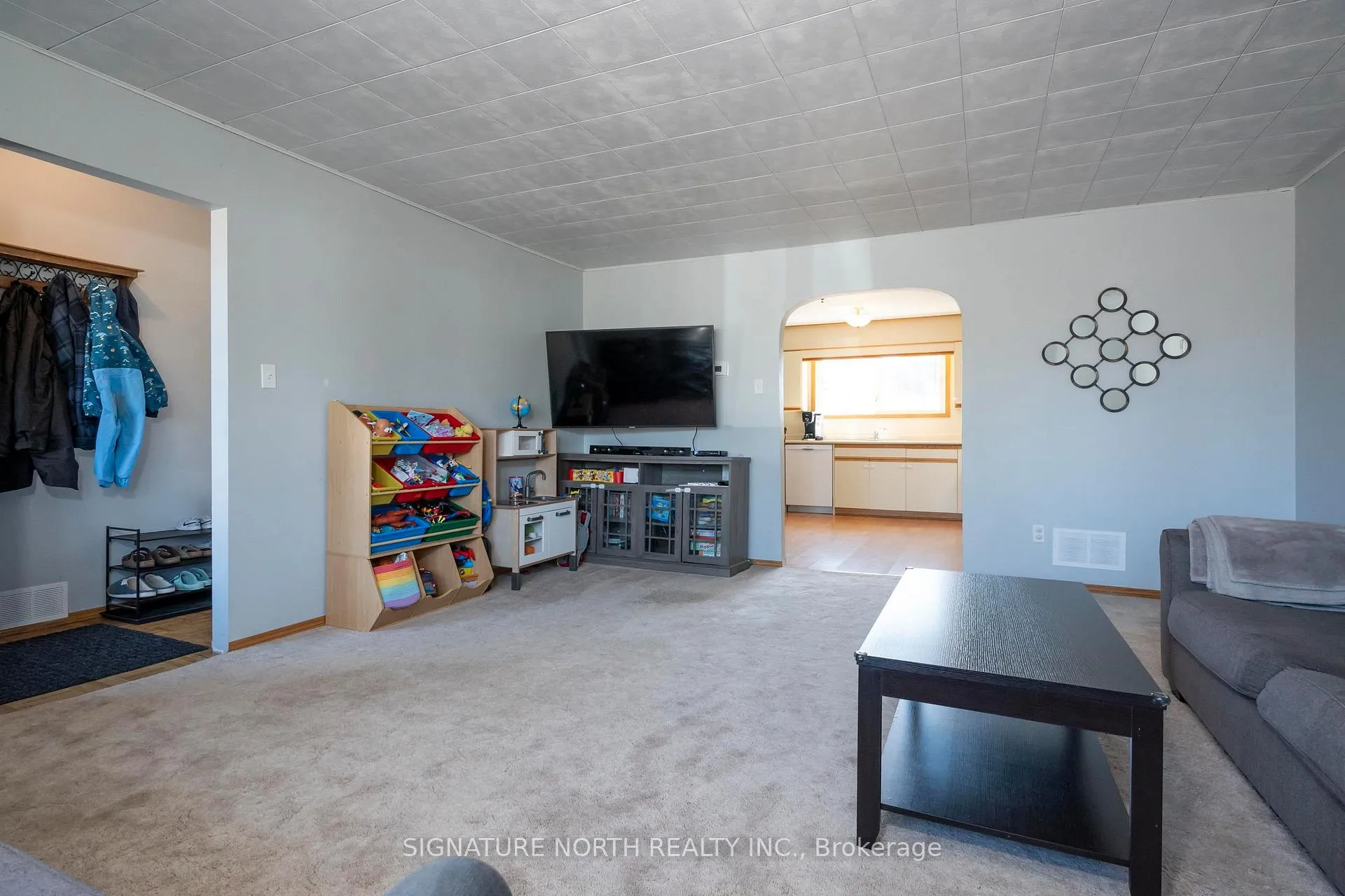 Photo 16 of 752 Leslie Avenue, Thunder Bay, Current River — HOMEH