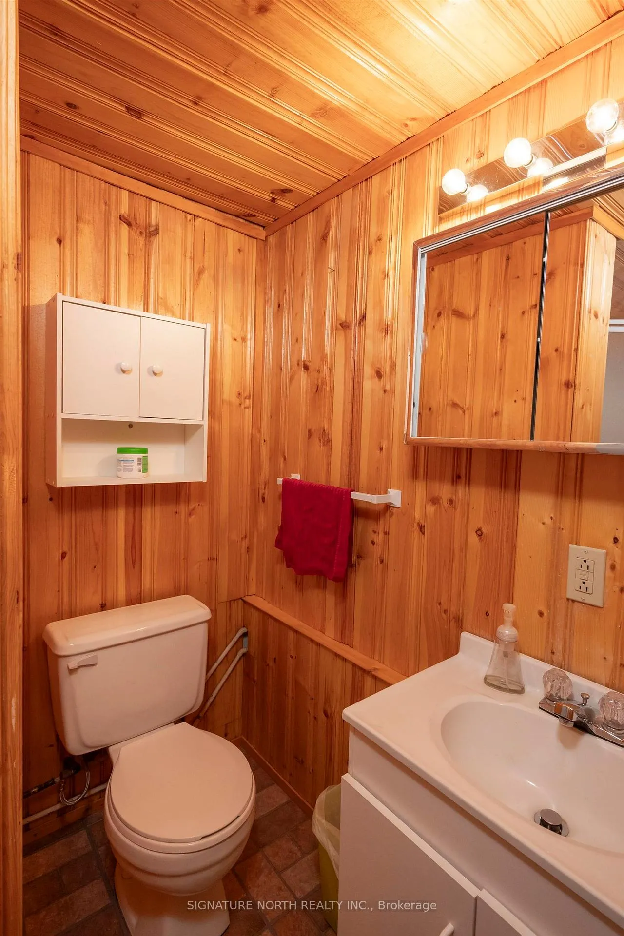 Photo 43 of 752 Leslie Avenue, Thunder Bay, Current River — HOMEH