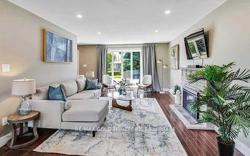 Photo 2 of 237 Weighton (Upper) Drive, Oakville, West — HOMEH