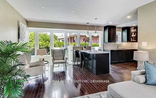 Photo 4 of 237 Weighton (Upper) Drive, Oakville, West — HOMEH