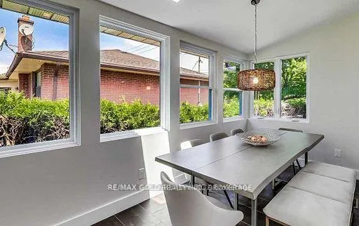 Photo 10 of 237 Weighton (Upper) Drive, Oakville, West — HOMEH