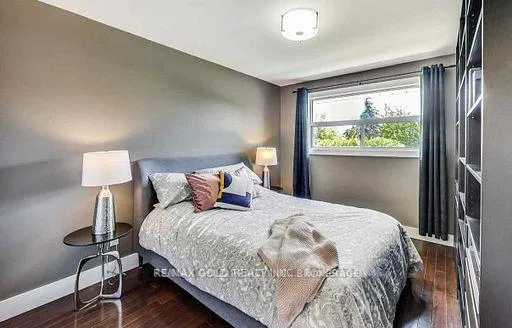 Photo 14 of 237 Weighton (Upper) Drive, Oakville, West — HOMEH