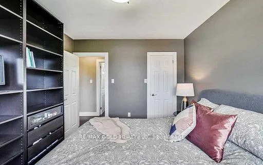 Photo 15 of 237 Weighton (Upper) Drive, Oakville, West — HOMEH