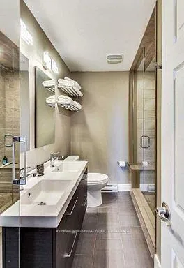 Photo 17 of 237 Weighton (Upper) Drive, Oakville, West — HOMEH