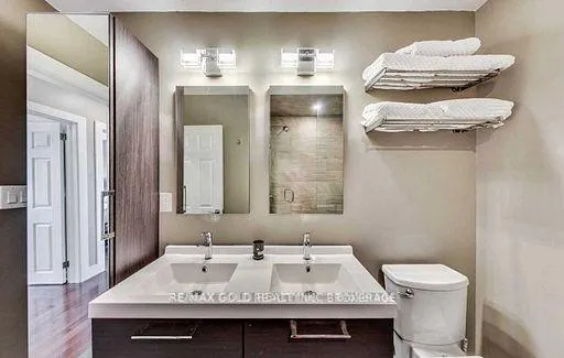 Photo 18 of 237 Weighton (Upper) Drive, Oakville, West — HOMEH