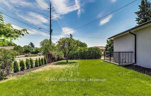 Photo 22 of 237 Weighton (Upper) Drive, Oakville, West — HOMEH