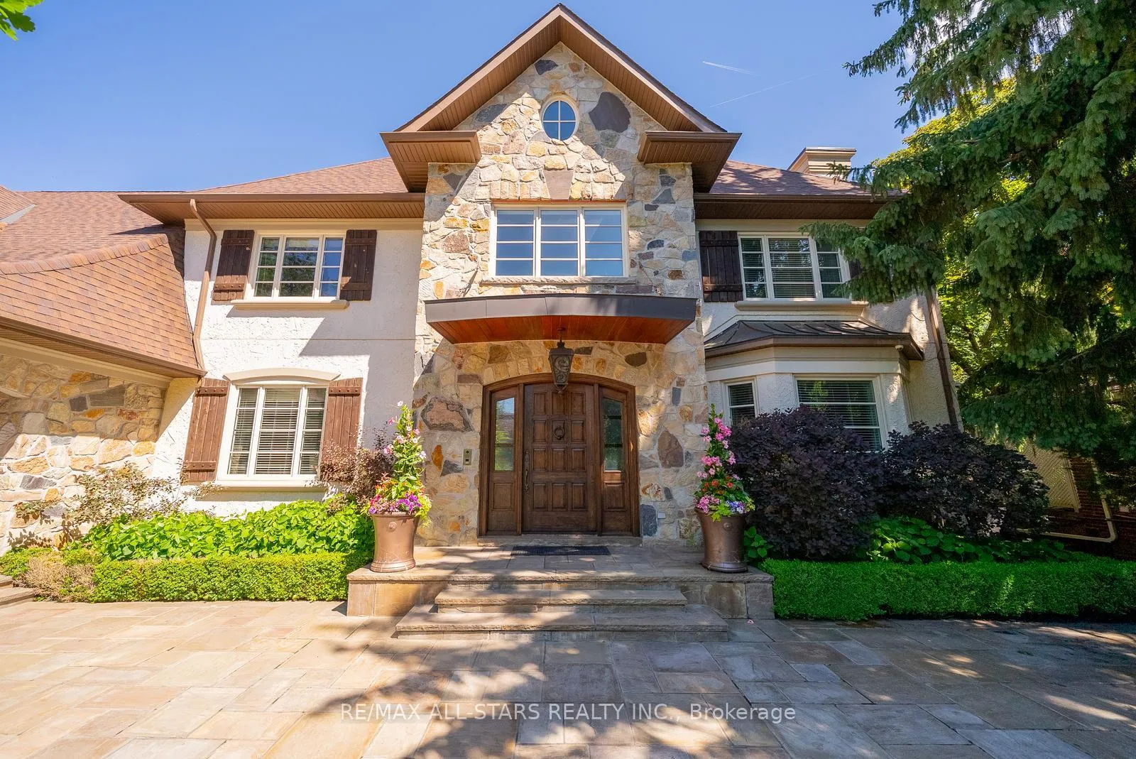Photo 3 of 32 Wembley Avenue, Markham, Unionville — HOMEH