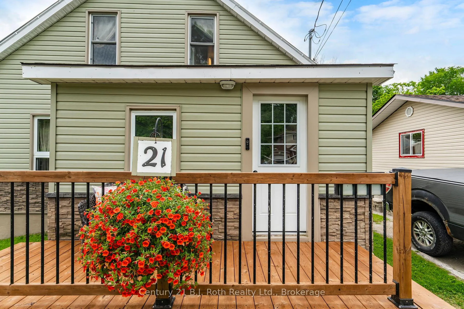 Photo 4 of 21 Maple Street, Tay, Victoria Harbour — HOMEH