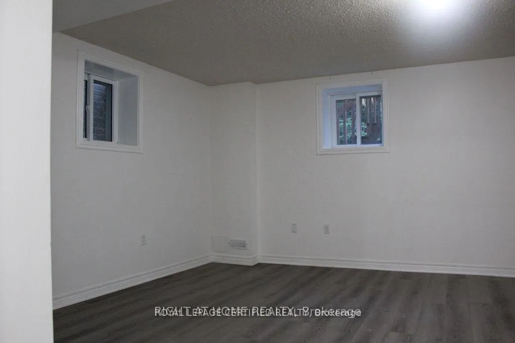 Photo 7 of 10 Adeline Court, Brampton, Credit Valley — HOMEH