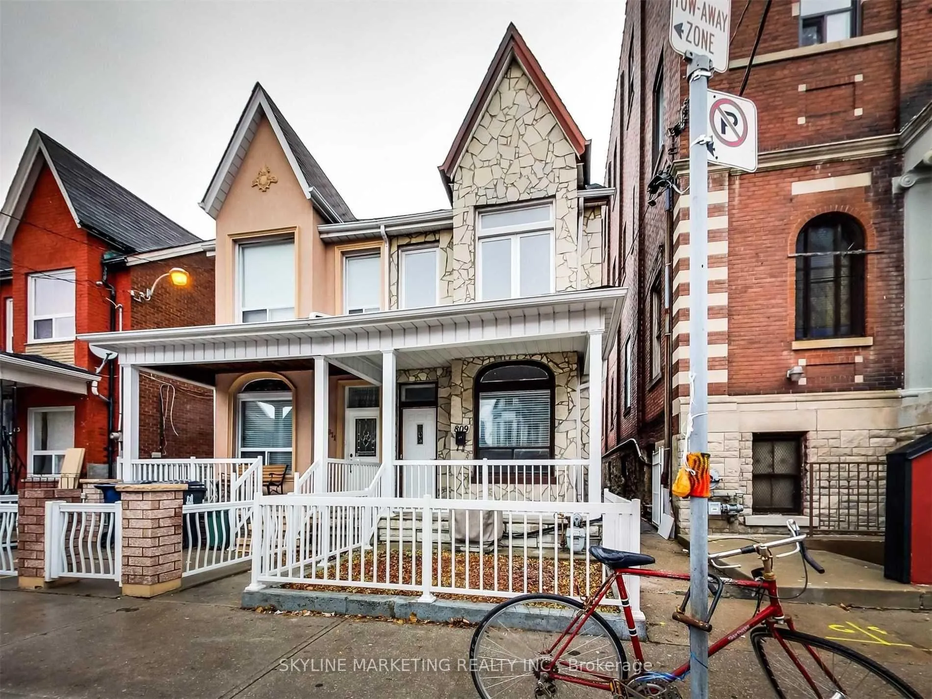 Photo 1 of Unit Upper, 809 Dovercourt Road, Toronto, Dovercourt-Wallace Emerson-Junction — HOMEH