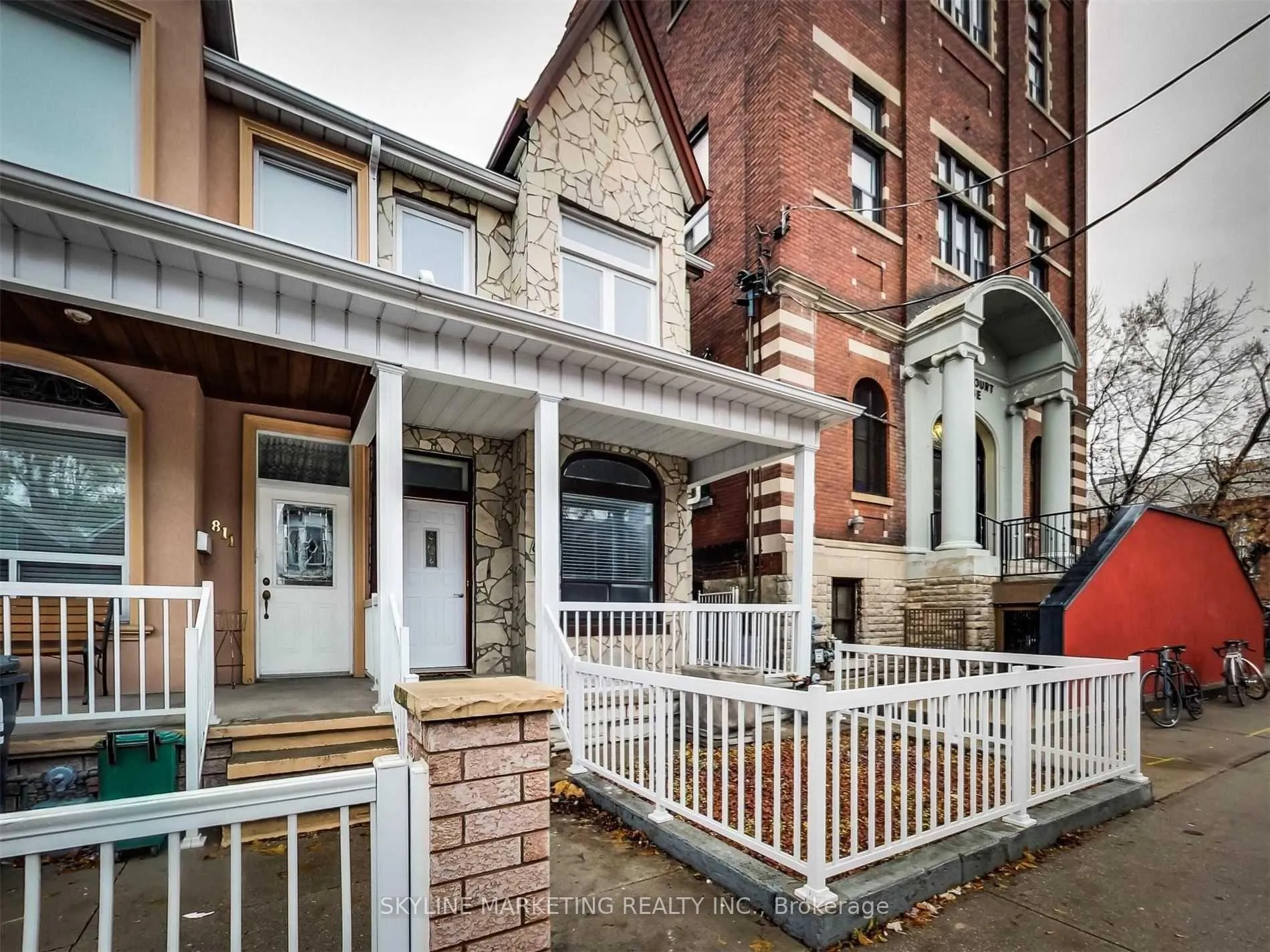 Photo 2 of Unit Upper, 809 Dovercourt Road, Toronto, Dovercourt-Wallace Emerson-Junction — HOMEH