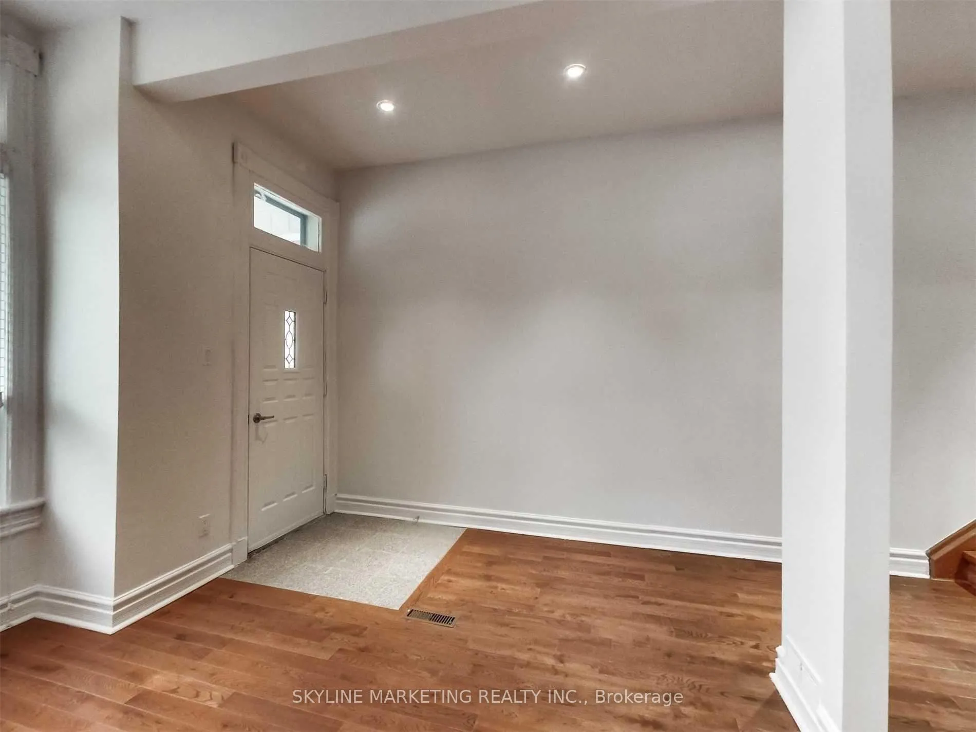Photo 5 of Unit Upper, 809 Dovercourt Road, Toronto, Dovercourt-Wallace Emerson-Junction — HOMEH