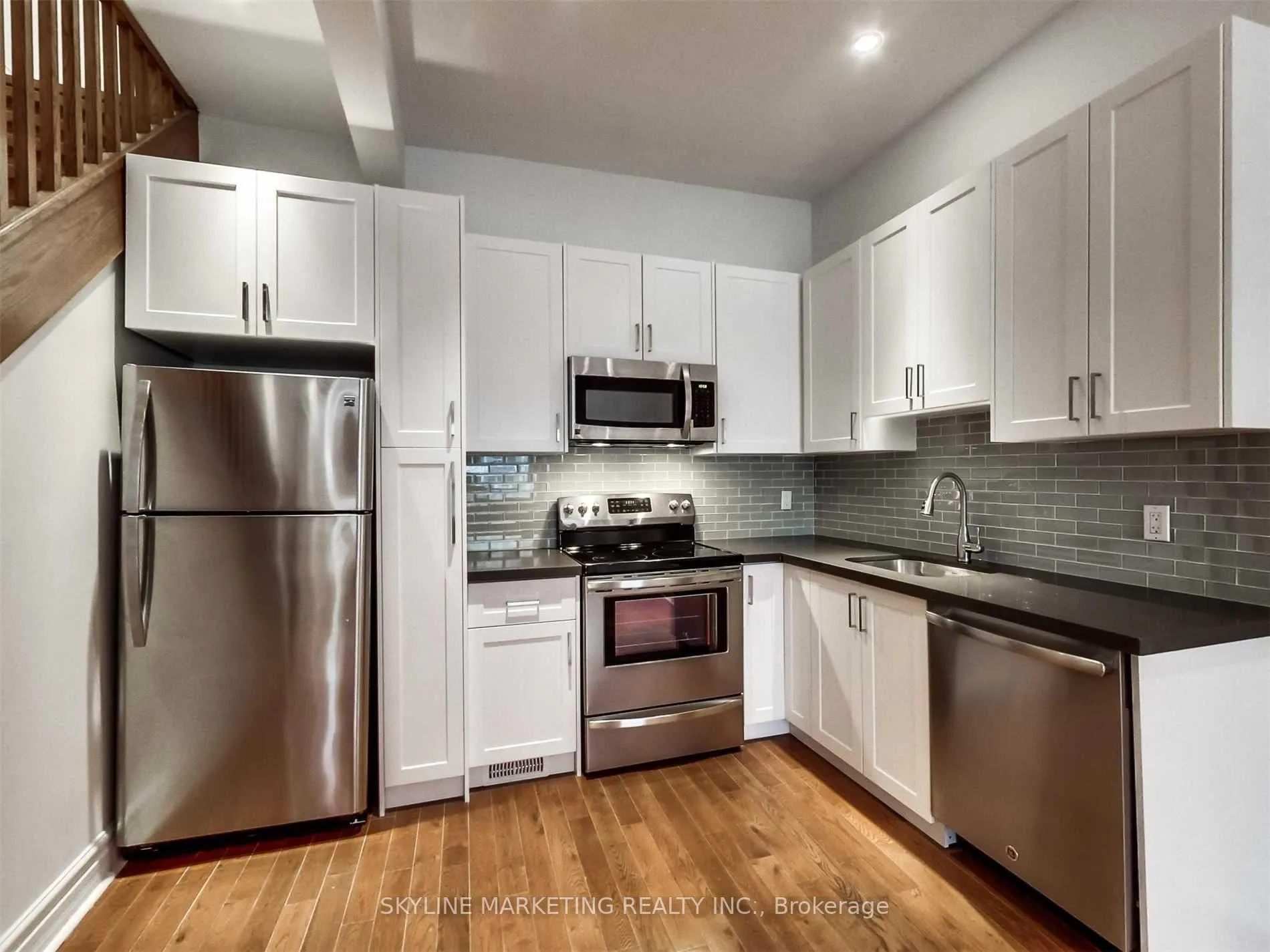 Photo 9 of Unit Upper, 809 Dovercourt Road, Toronto, Dovercourt-Wallace Emerson-Junction — HOMEH