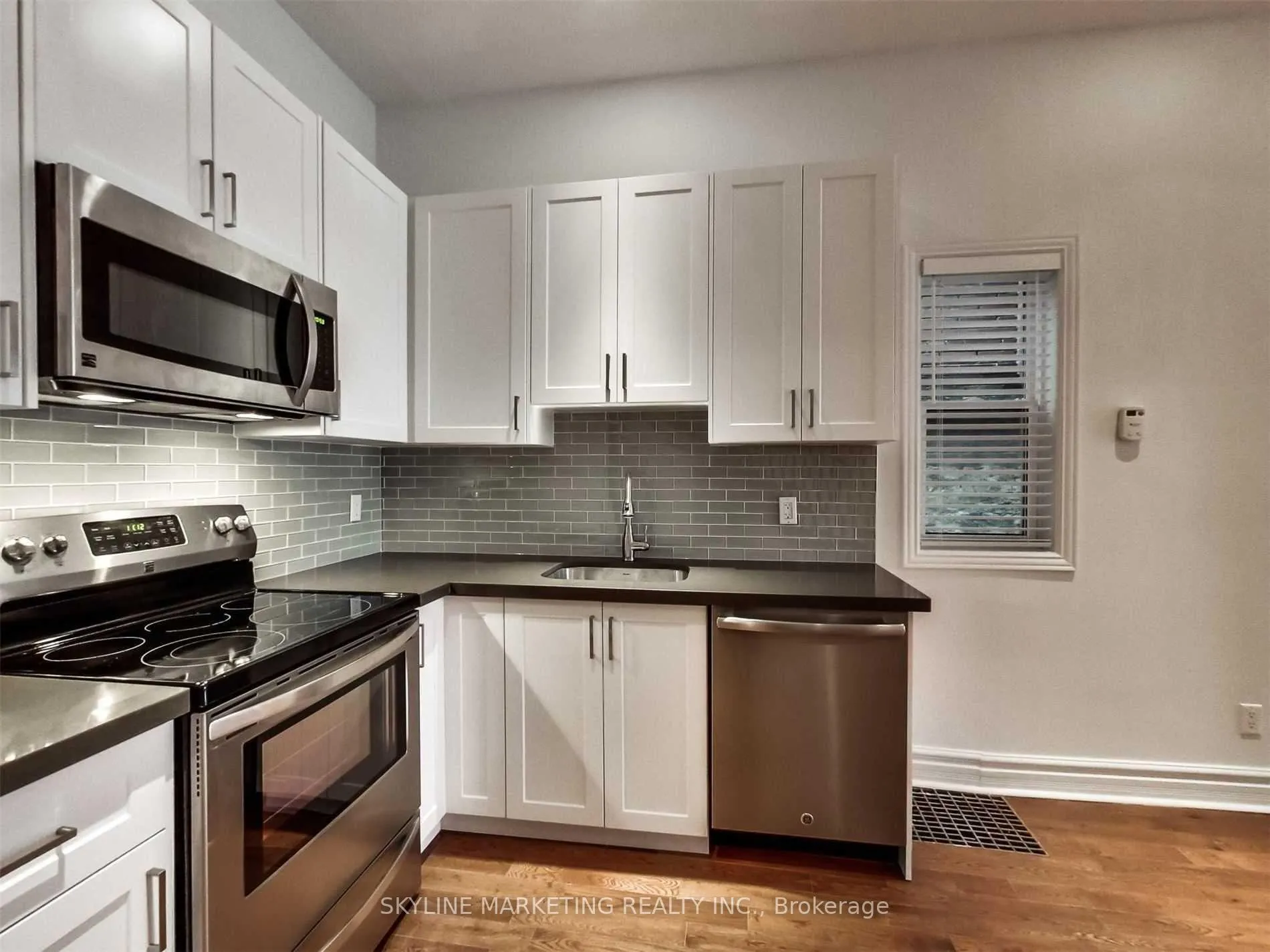 Photo 10 of Unit Upper, 809 Dovercourt Road, Toronto, Dovercourt-Wallace Emerson-Junction — HOMEH