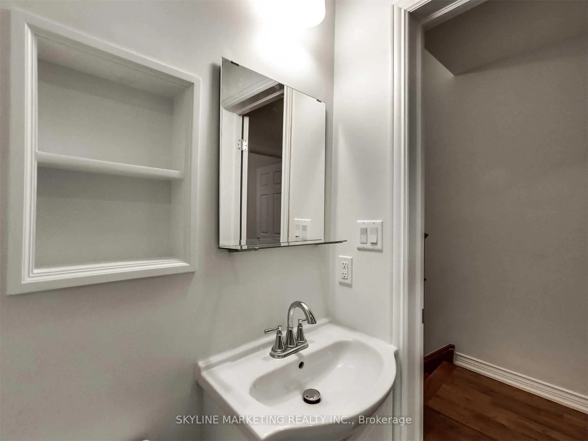Photo 15 of Unit Upper, 809 Dovercourt Road, Toronto, Dovercourt-Wallace Emerson-Junction — HOMEH