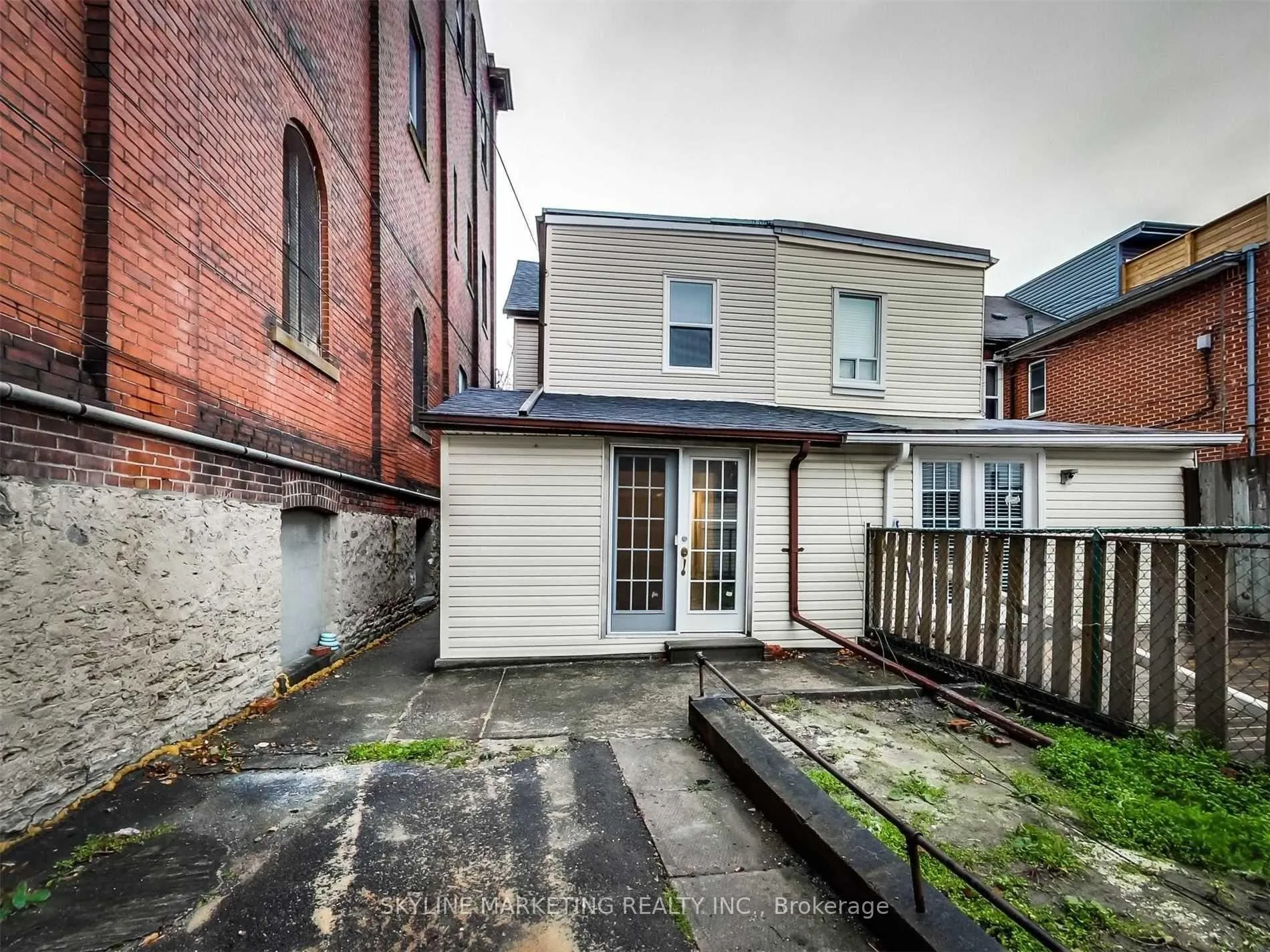 Photo 23 of Unit Upper, 809 Dovercourt Road, Toronto, Dovercourt-Wallace Emerson-Junction — HOMEH