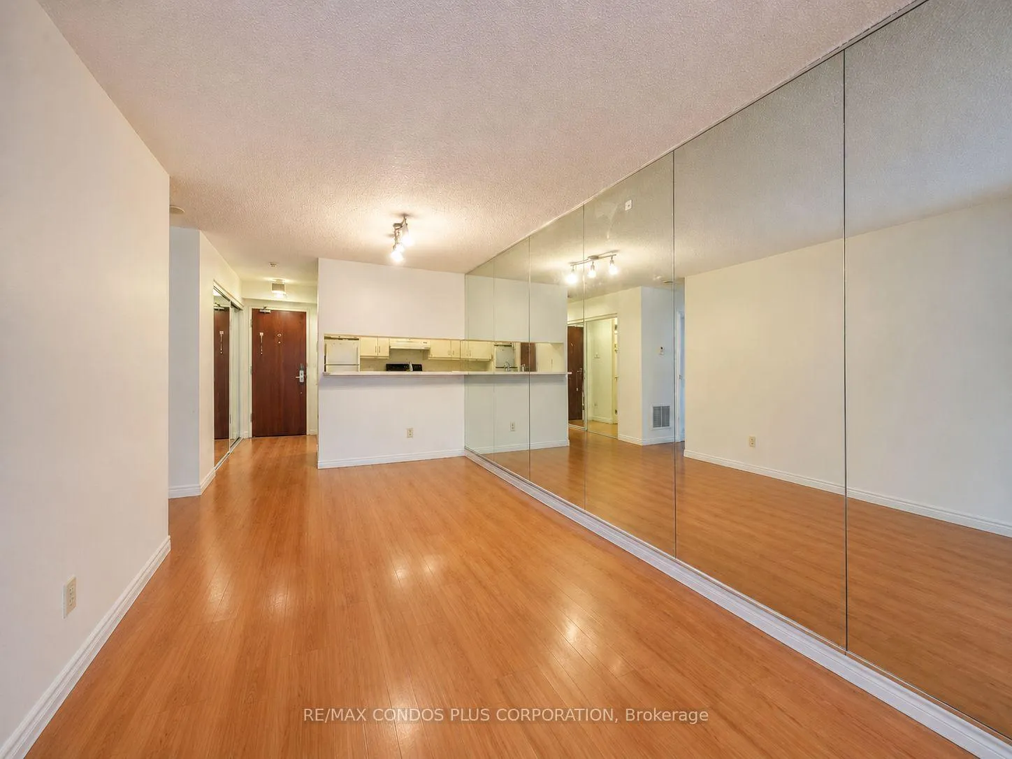 Photo 4 of Unit 508, 1055 Bay Street, Toronto, Bay Street Corridor — HOMEH