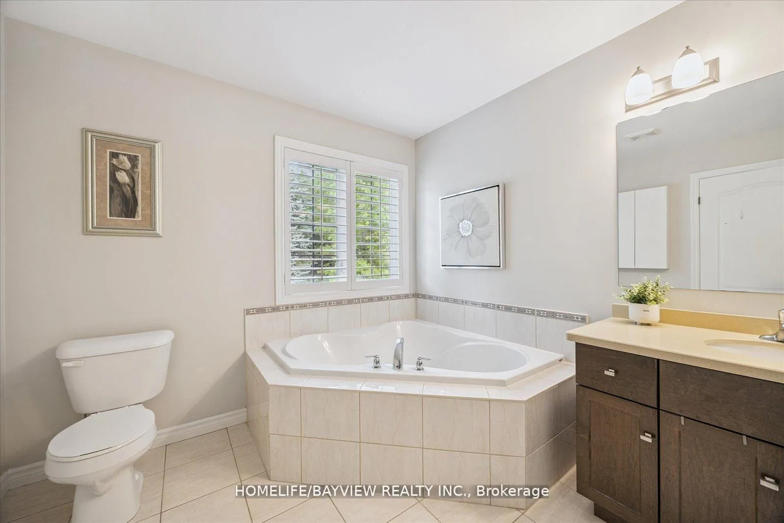 Photo 22 of Unit 4, 14 Reddington Drive, Caledon, Rural Caledon — HOMEH