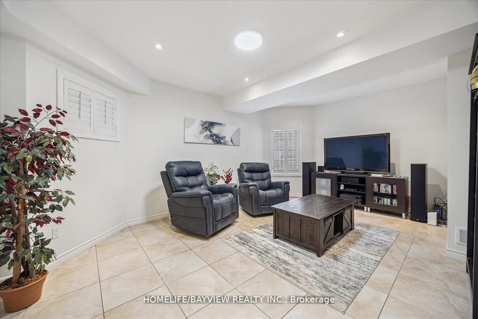 Photo 30 of Unit 4, 14 Reddington Drive, Caledon, Rural Caledon — HOMEH