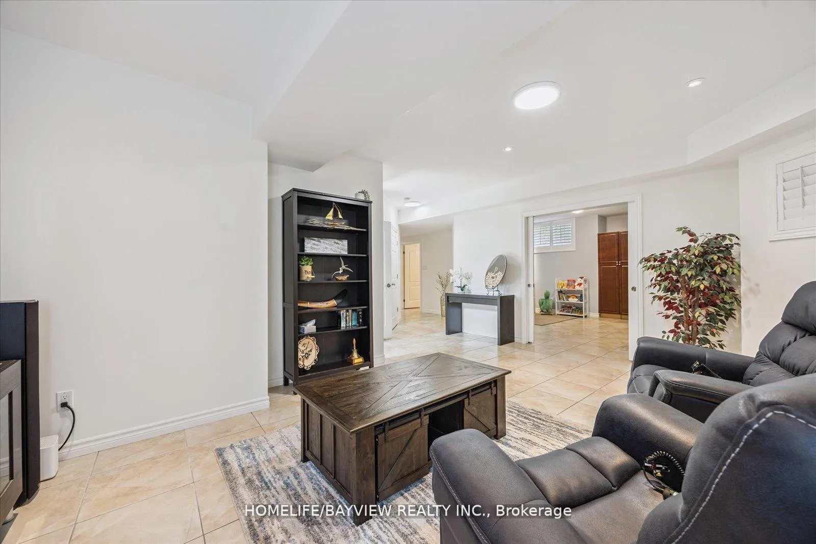 Photo 31 of Unit 4, 14 Reddington Drive, Caledon, Rural Caledon — HOMEH