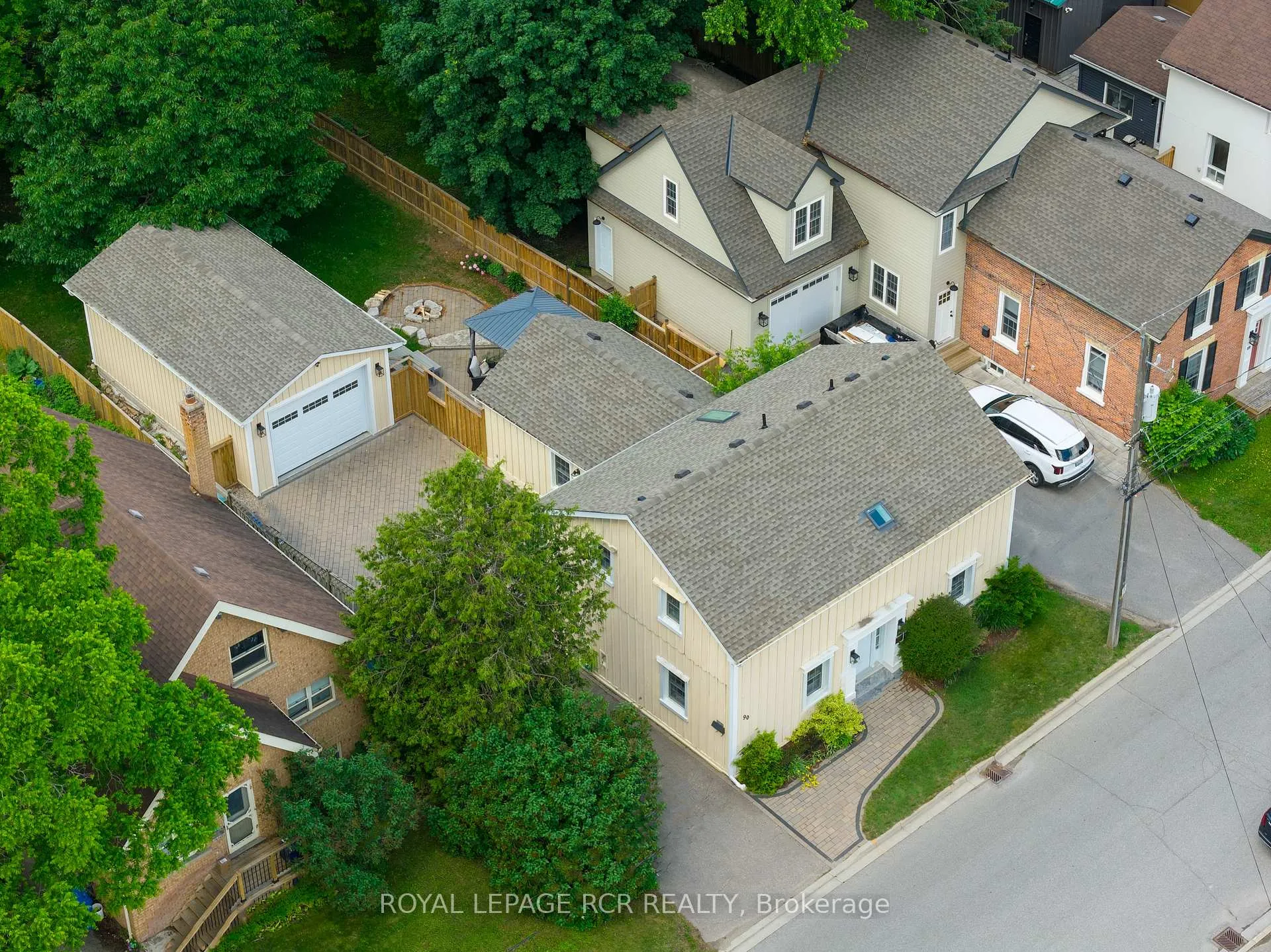 Photo 2 of 90 Mill Street, Orangeville — HOMEH