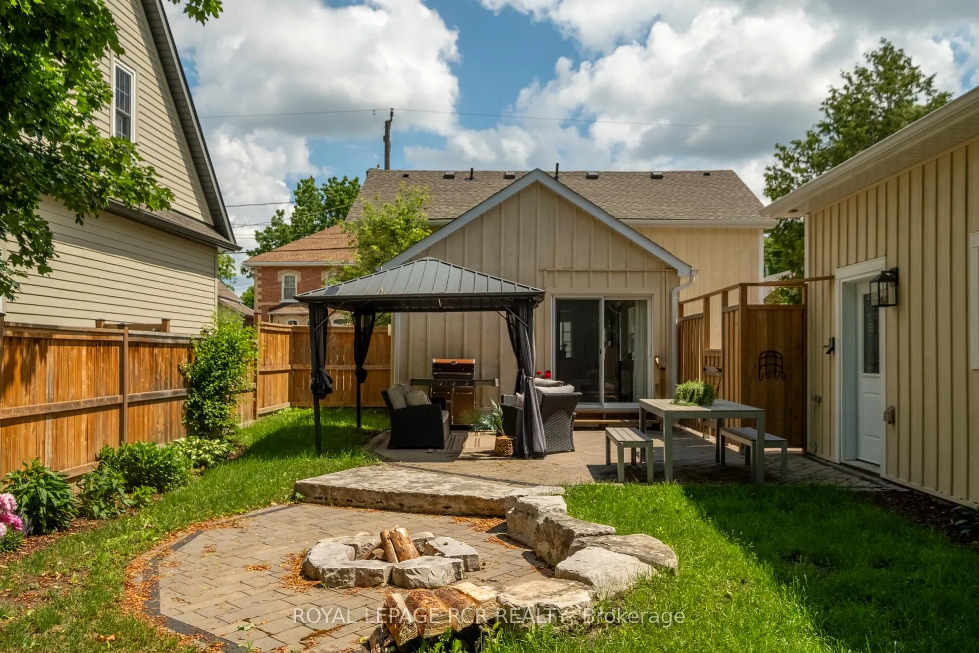 Photo 41 of 90 Mill Street, Orangeville — HOMEH