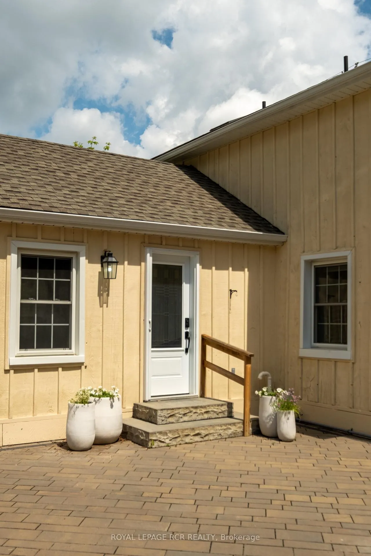 Photo 42 of 90 Mill Street, Orangeville — HOMEH