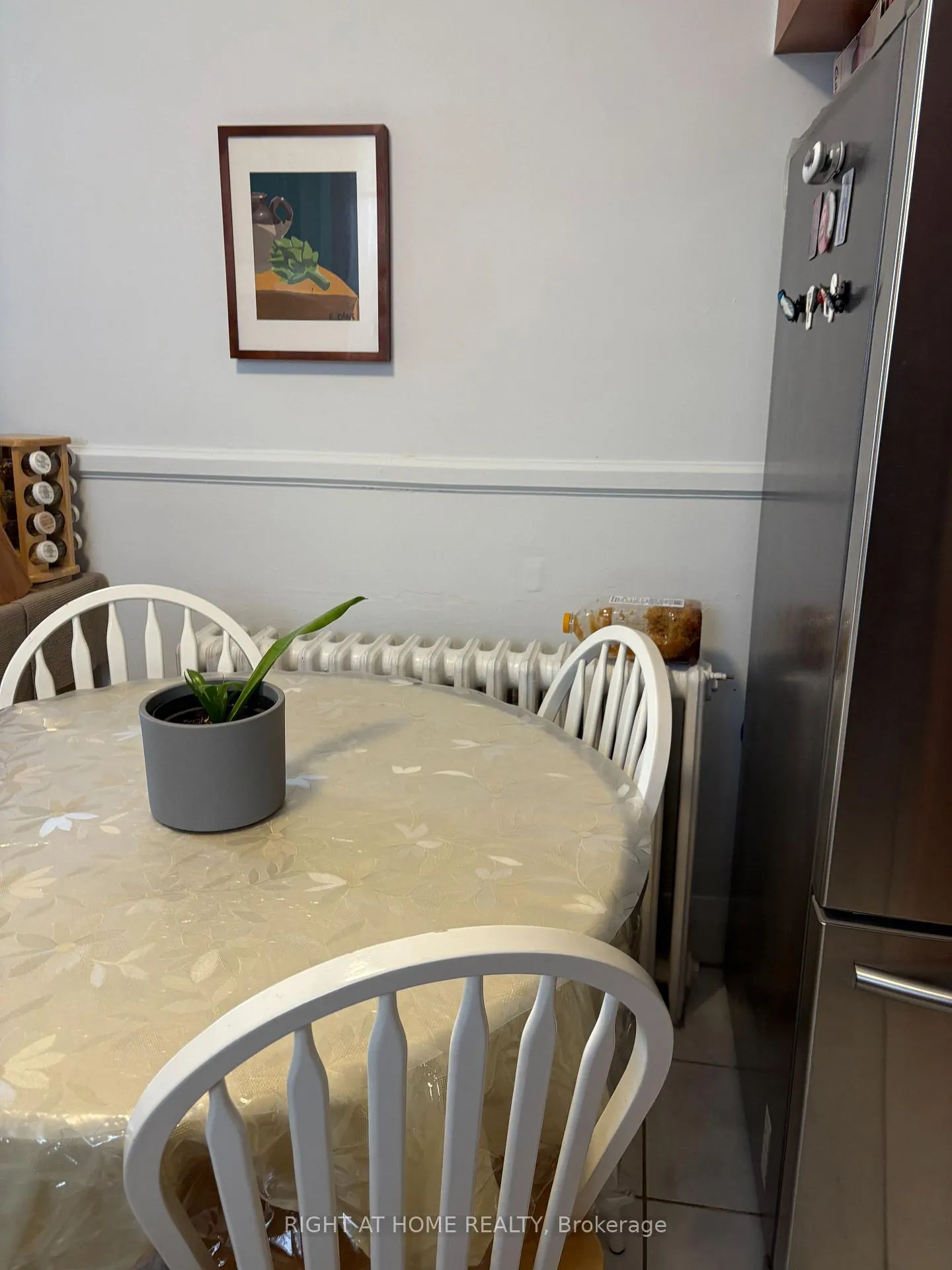 Photo 10 of 32 Florence Crescent, Toronto, Rockcliffe-Smythe — HOMEH