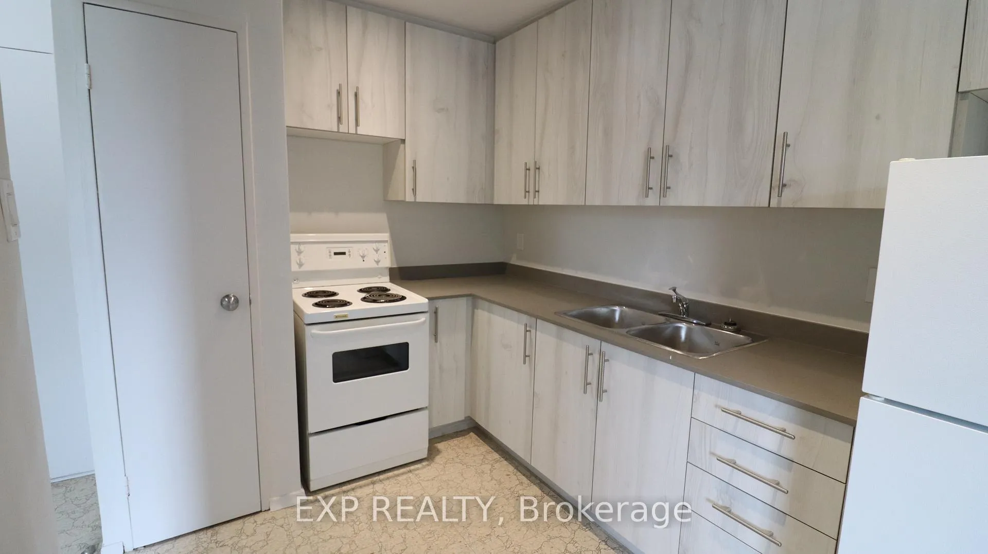 Photo 2 of Unit 102, 84 Second Street, Orangeville — HOMEH