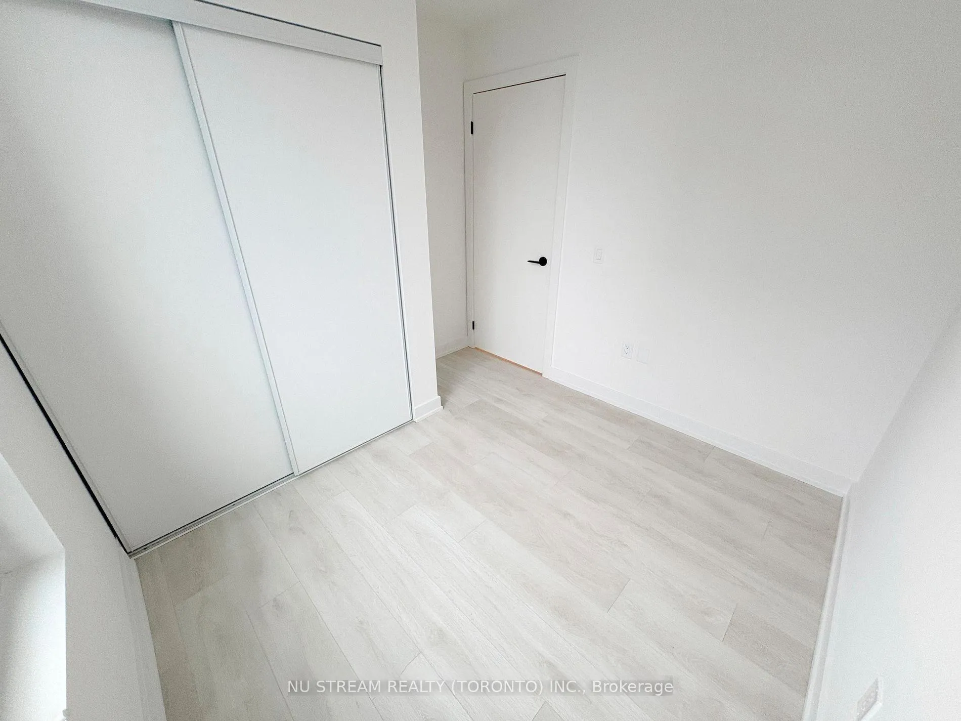 Photo 7 of Unit 3404, 117 Broadway Avenue, Toronto, Mount Pleasant West — HOMEH