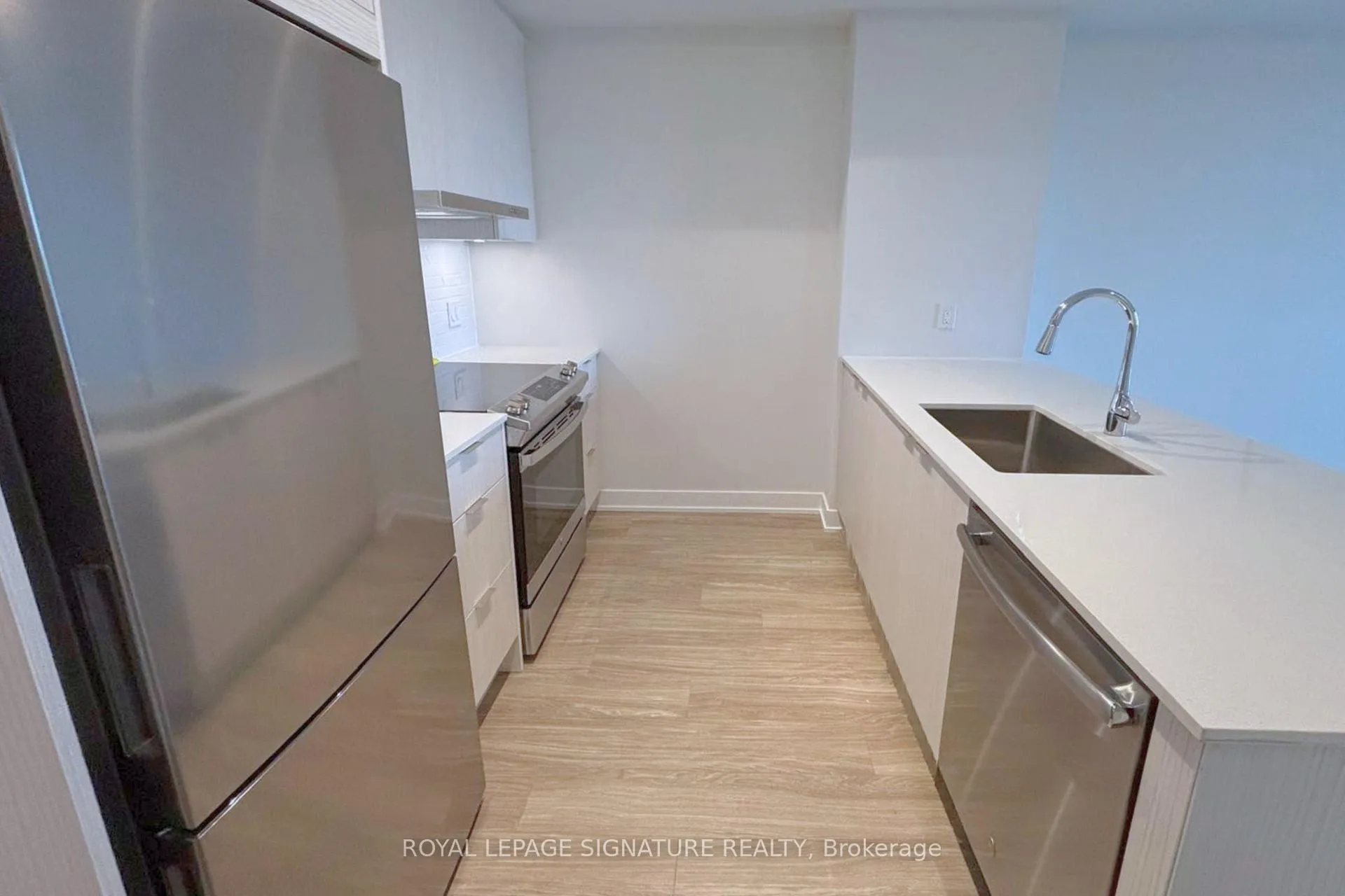 Photo 6 of Unit 815, 430 Square One Drive, Mississauga, City Centre — HOMEH