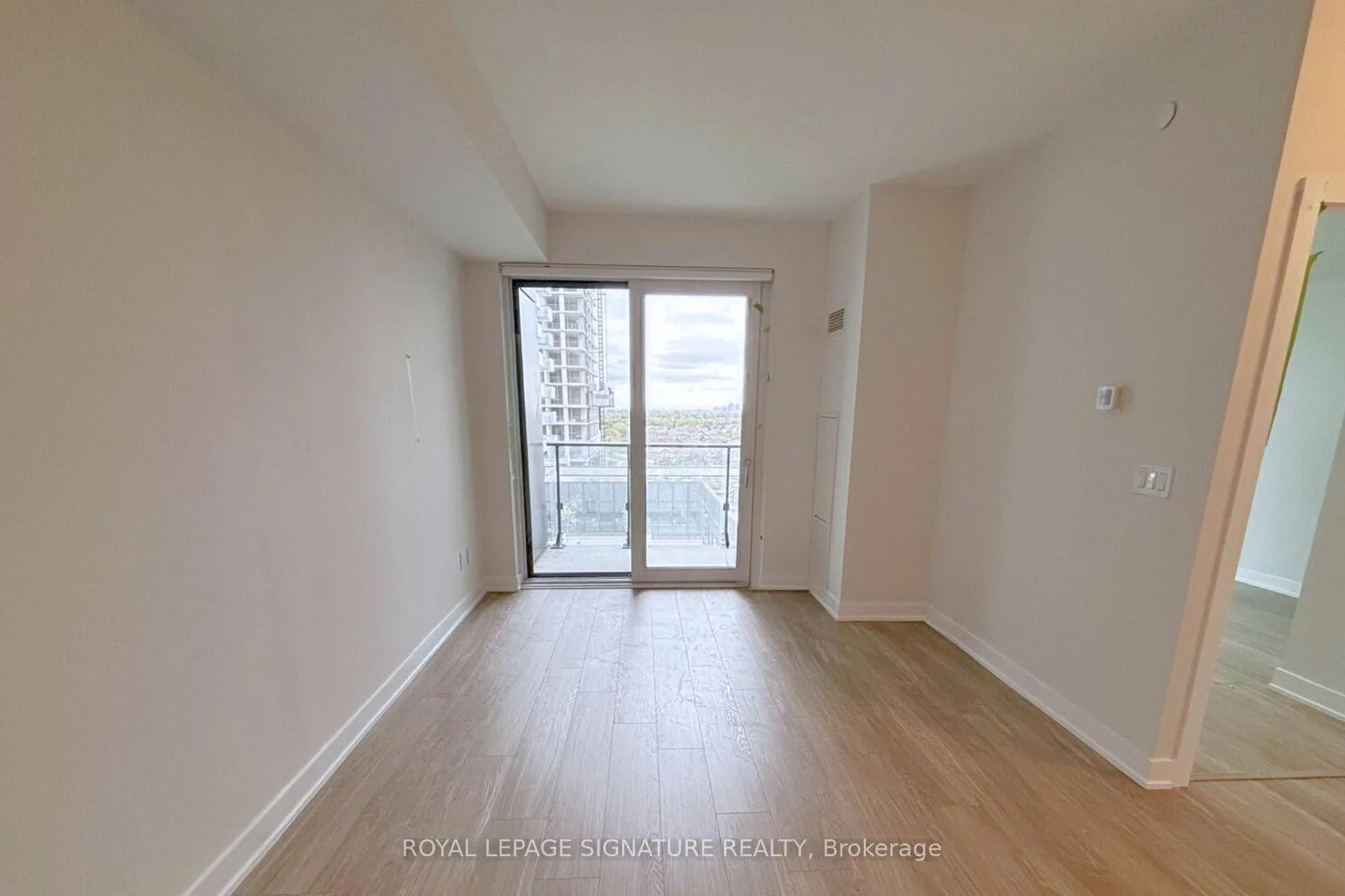 Photo 7 of Unit 815, 430 Square One Drive, Mississauga, City Centre — HOMEH
