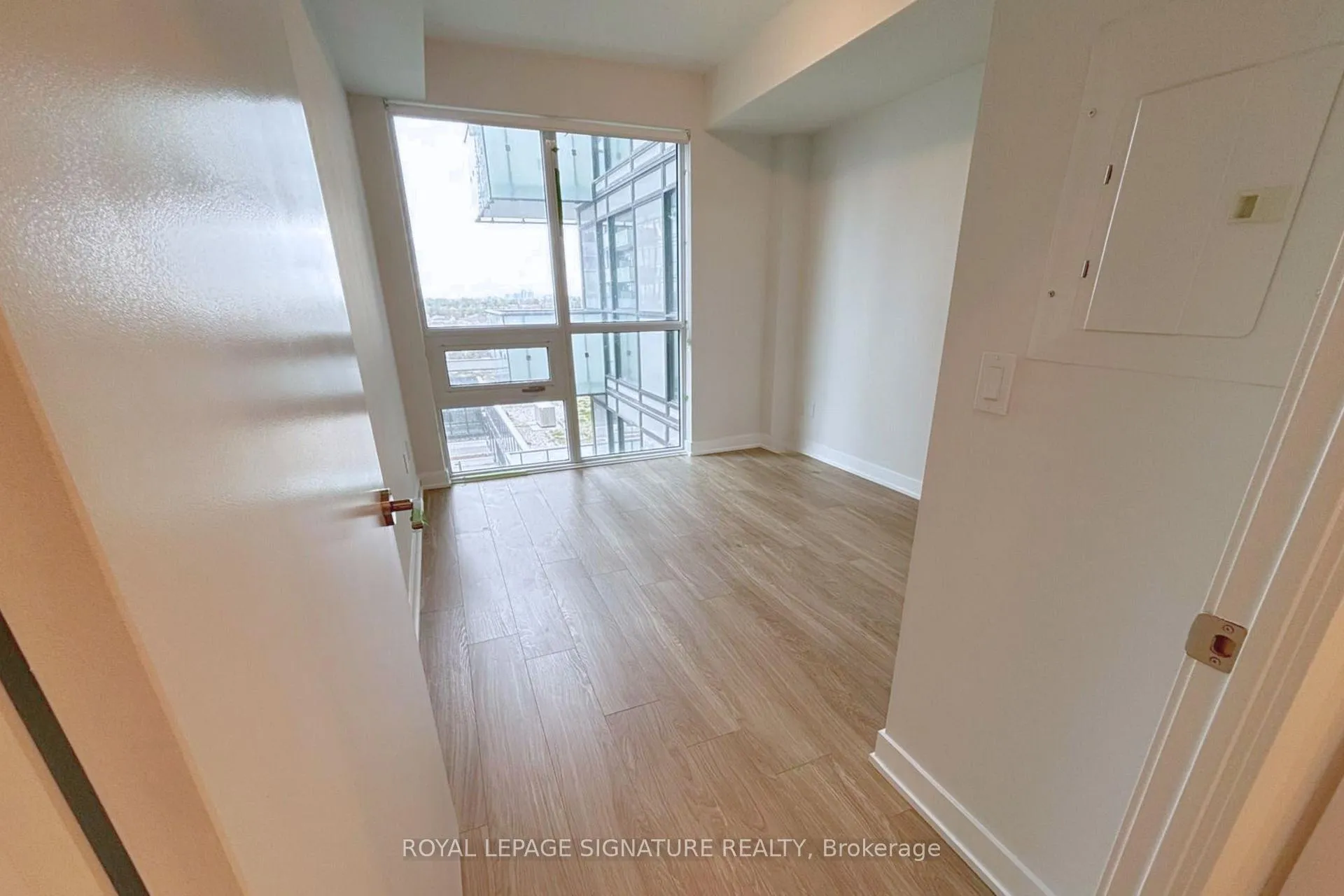Photo 8 of Unit 815, 430 Square One Drive, Mississauga, City Centre — HOMEH