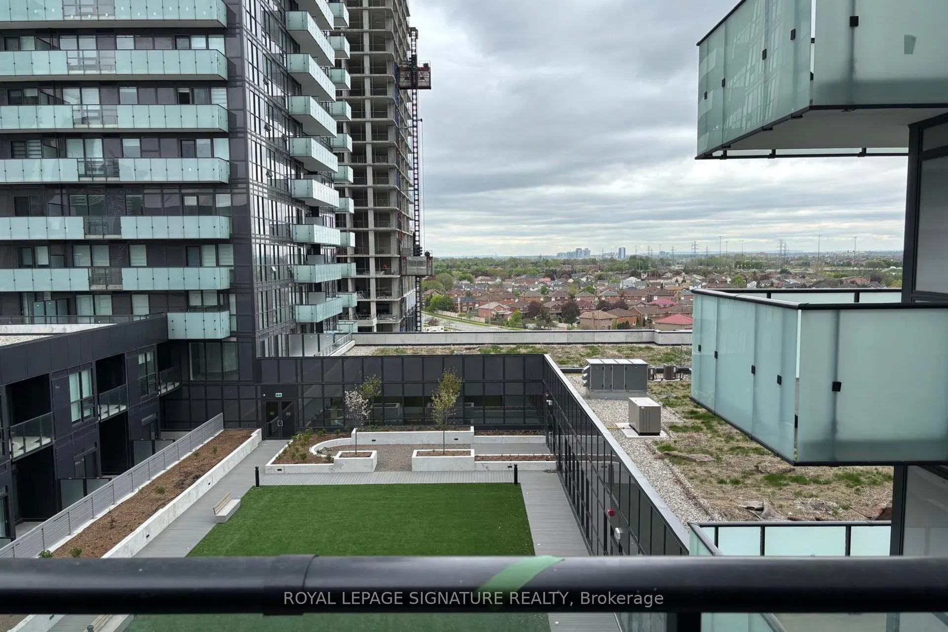 Photo 13 of Unit 815, 430 Square One Drive, Mississauga, City Centre — HOMEH