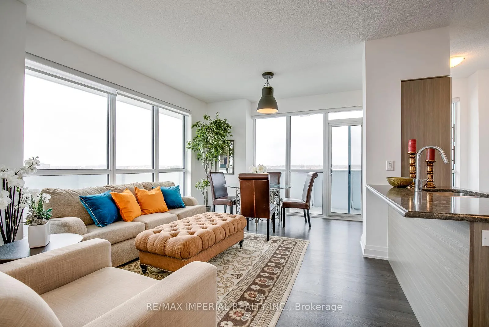 Photo 6 of Unit 711, 65 Speers Road, Oakville, Central — HOMEH