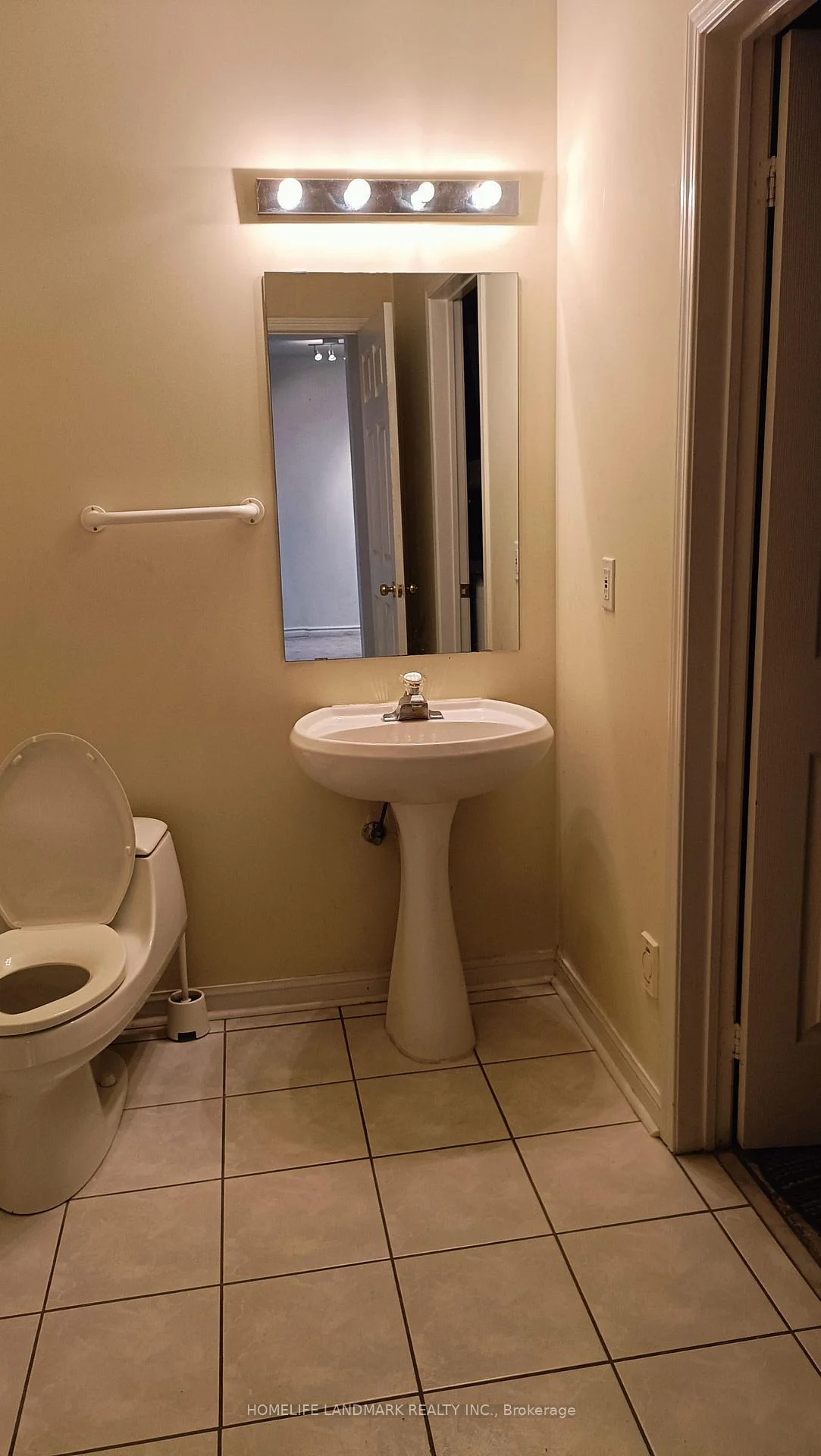 Photo 9 of Unit 13A, 18 St. Moritz Way, Markham, Unionville — HOMEH