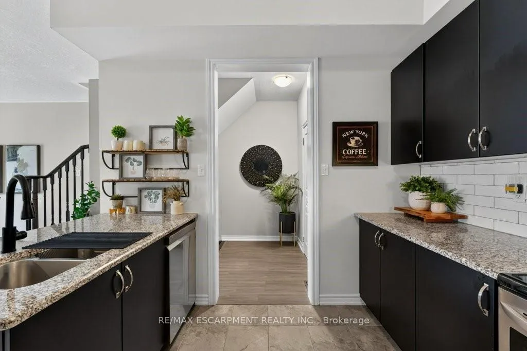 Photo 12 of Unit 37, 54 Nisbet Boulevard, Hamilton, Waterdown — HOMEH